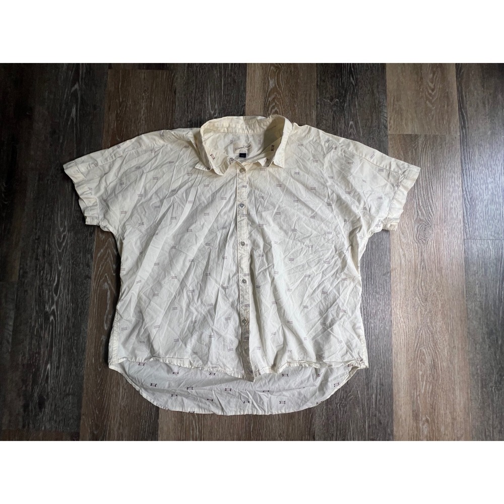 Universal Thread Button Down Women Large Cream Embroidered Short Sleeve High Low